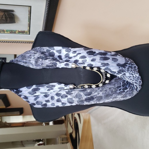 Black and Grey Leopard Necklace Scarf with Beaded Accents NWOT - Picture 7 of 12